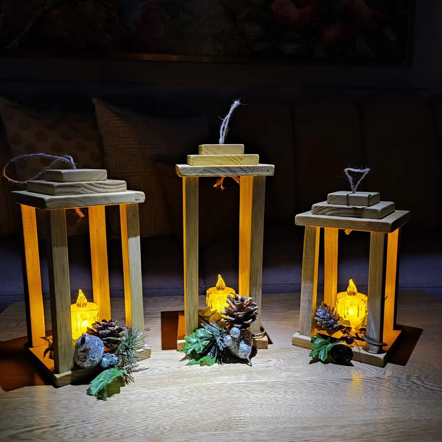 COMBO 3 FAROLES® EN MADERA 🎁 LLEVA COMO REGALO 3 VELAS LED.