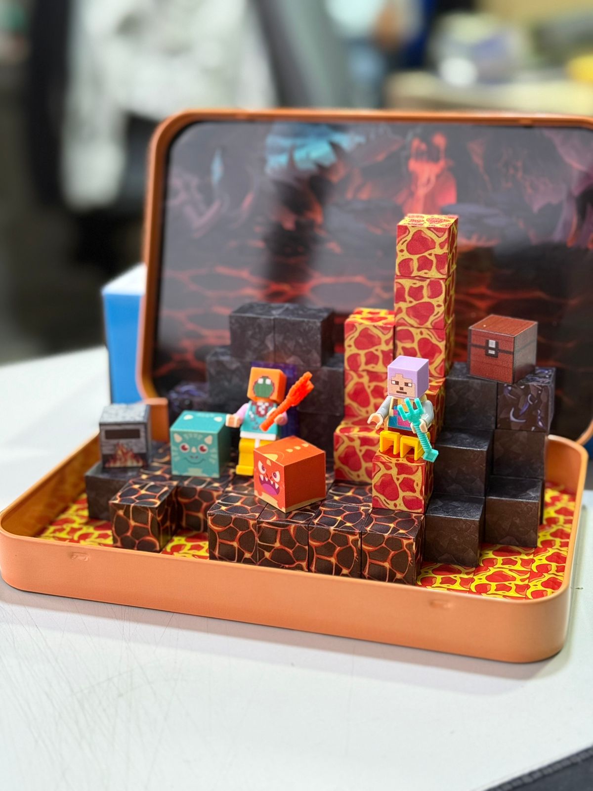 Minecraft Mundo Magnetico™ 60 Pzs +  Caja metálica.